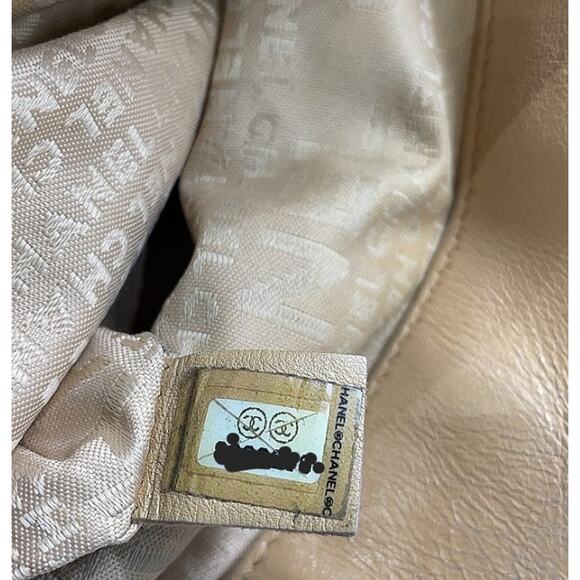 Chanel Vintage Cue Ball Tan Lambskin Foldover Bag - Picture 11 of 12